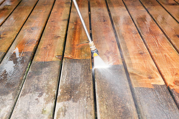 Best Pool Deck Cleaning  in Fort Pierce North, FL