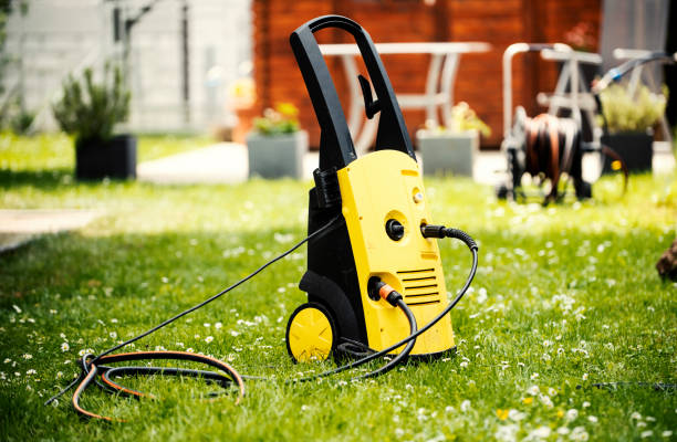 Best Animal Enclosure Cleaning  in Fort Pierce North, FL